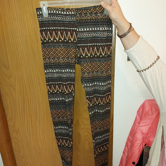 4/$50 😊 See you Monday leggings size L - Picture 1 of 3